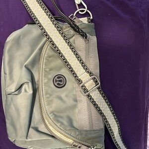 Lulu lemon festival bag